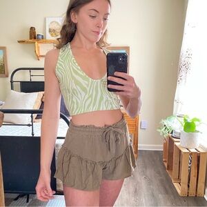ILLA ILLA Army Green Boho Flare Ruffle High Waisted Shorts — Women’s S